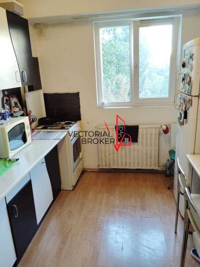 Basarabia, Diham, apartament 2 camere, et. 3, 54 mp, bl.1982,