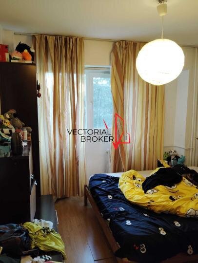 Basarabia, Diham, apartament 2 camere, et. 3, 54 mp, bl.1982,