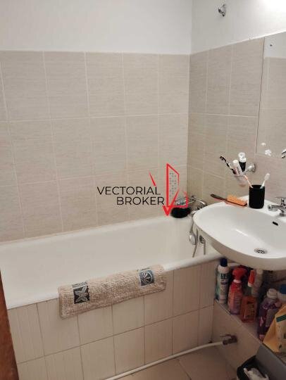 Basarabia, Diham, apartament 2 camere, et. 3, 54 mp, bl.1982,